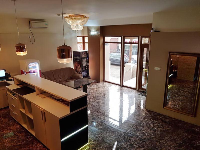 Hotel Uranus Bukareszt Zewnętrze zdjęcie