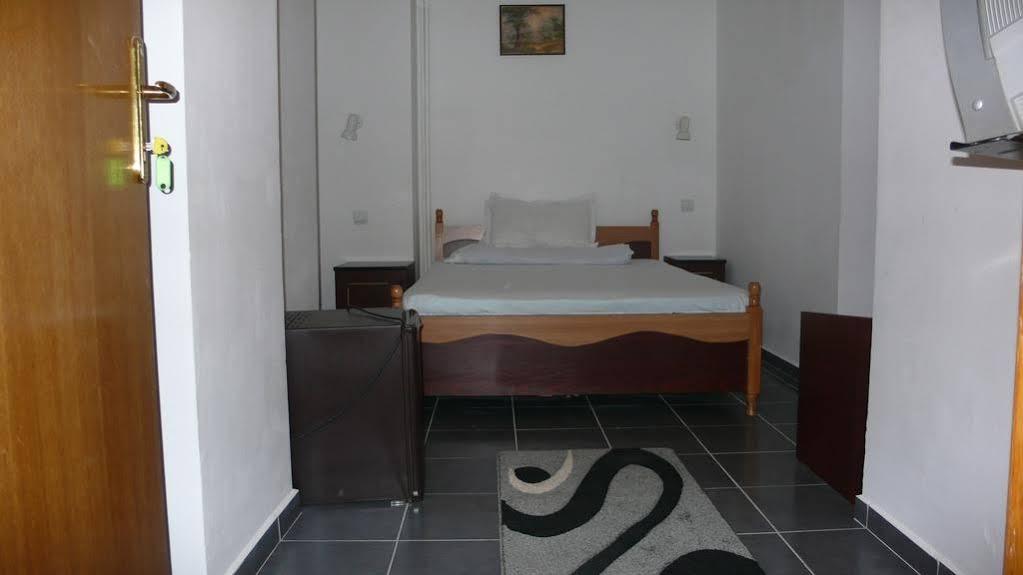 Hotel Uranus Bukareszt Zewnętrze zdjęcie